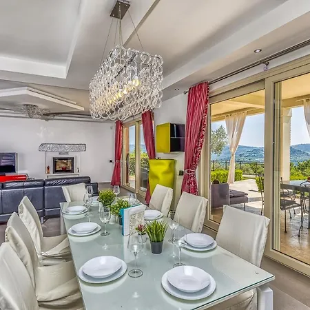 Villa Over The Hiltop *